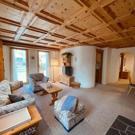 Chesa Coronella La Punt-Chamues-ch