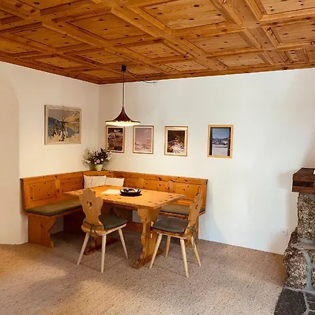 Chesa Coronella Apartment La Punt-Chamues-ch